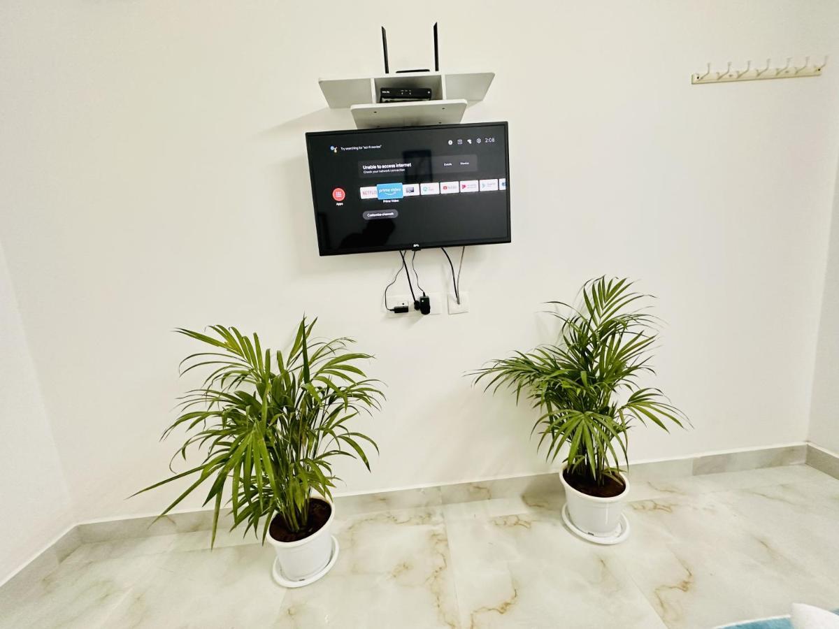 Tirupati Homestay - Shilparamam - Luxury Ac Apartments By Stayflexi - Fast Wifi, Kitchen, Android Tv - Walk To Ps4 Pure Veg Restaurant - Easy Access To Airport, Railway Station And To All Temples Bagian luar foto