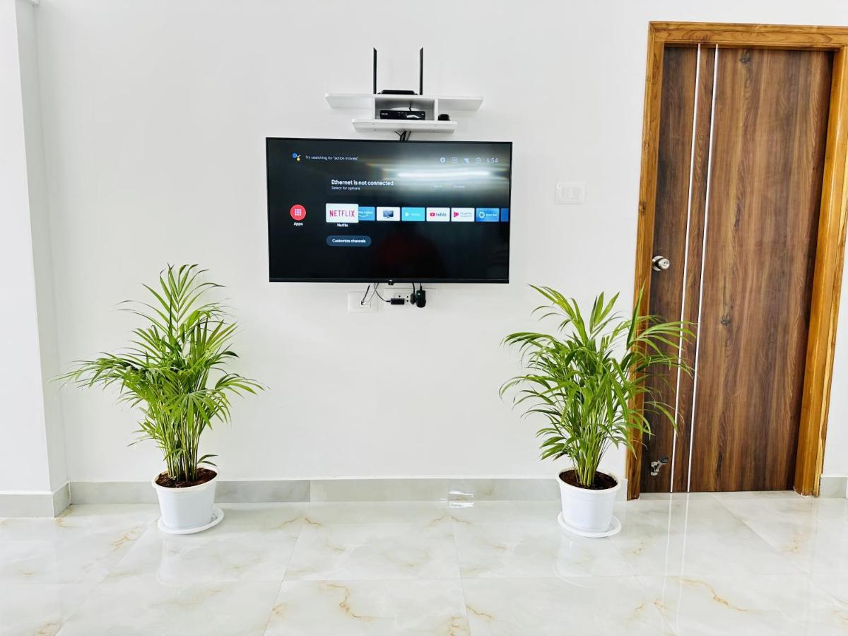Tirupati Homestay - Shilparamam - Luxury Ac Apartments By Stayflexi - Fast Wifi, Kitchen, Android Tv - Walk To Ps4 Pure Veg Restaurant - Easy Access To Airport, Railway Station And To All Temples Bagian luar foto